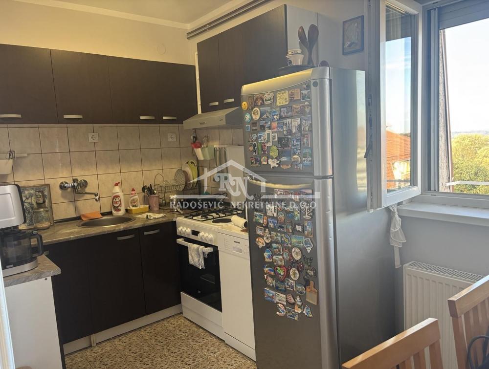 Stan na prodaju u Beogradu, Čukarica, dvoiposoban, 66m2, cena 120000 evra
