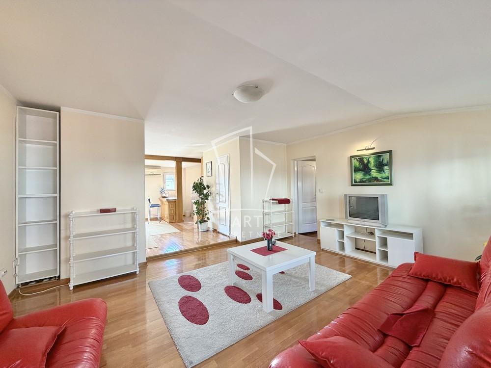 Stan na prodaju u Beogradu, Vračar (Hram), trosoban, 85m2, cena 265000 evra