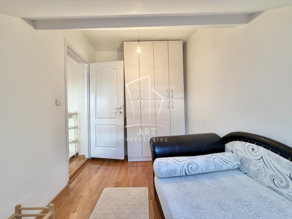 Stan na prodaju u Beogradu, Vračar (Hram), trosoban, 85m2, cena 265000 evra