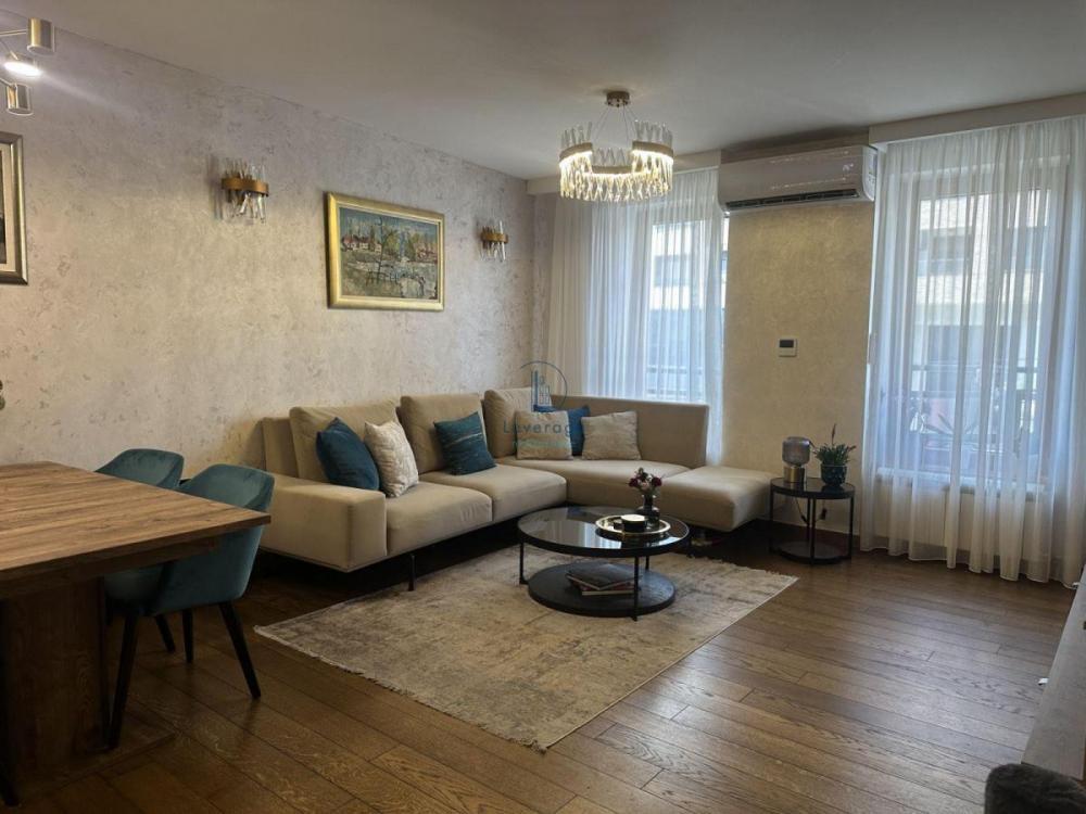 Stan na prodaju u Beogradu, Južni bulevar, troiposoban, 110m2, cena 395000 evra