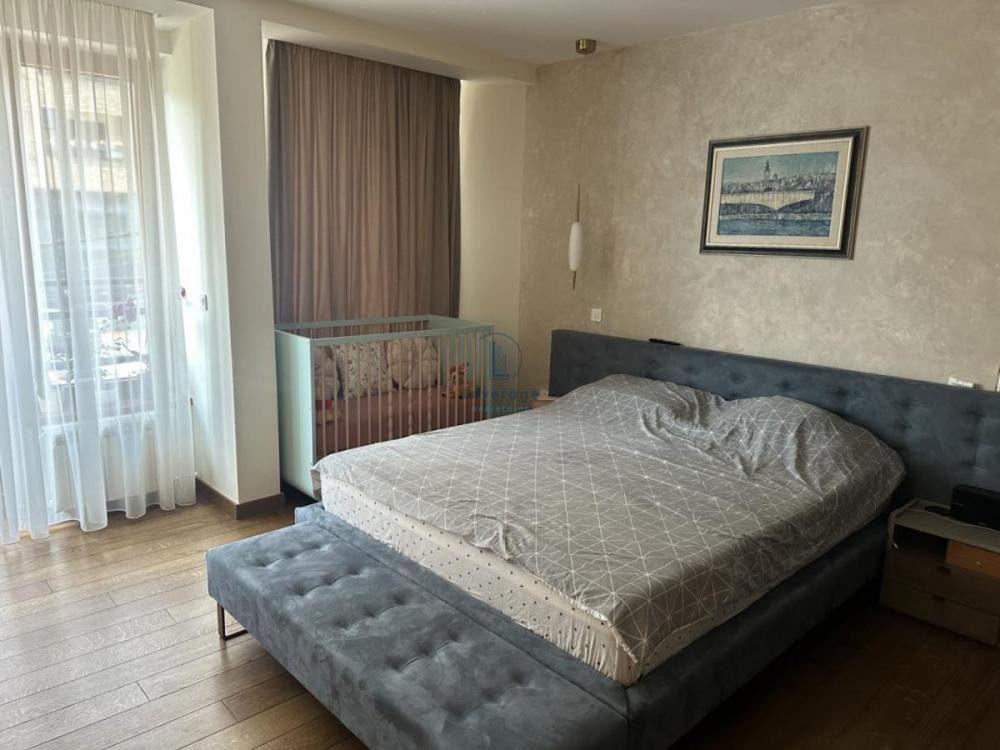 Stan na prodaju u Beogradu, Južni bulevar, troiposoban, 110m2, cena 395000 evra