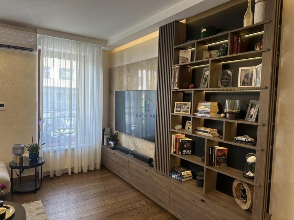 Stan na prodaju u Beogradu, Južni bulevar, troiposoban, 110m2, cena 395000 evra