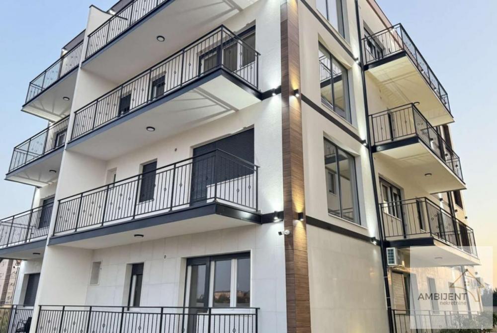 Stan na prodaju u Beogradu, Surčin, dvoiposoban, 50m2, cena 142500 evra