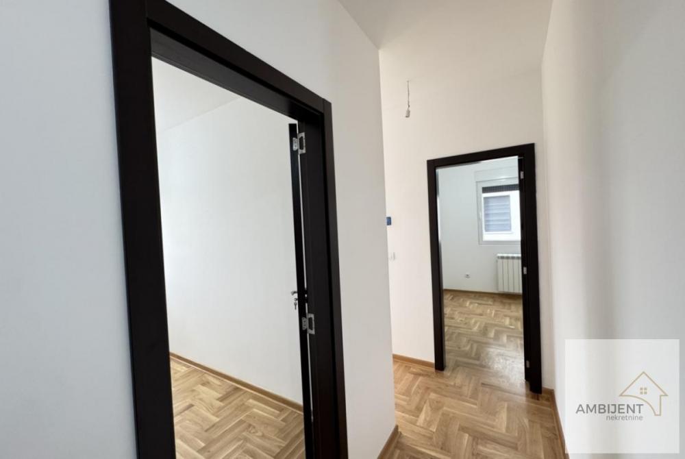 Stan na prodaju u Beogradu, Surčin, dvoiposoban, 50m2, cena 142500 evra