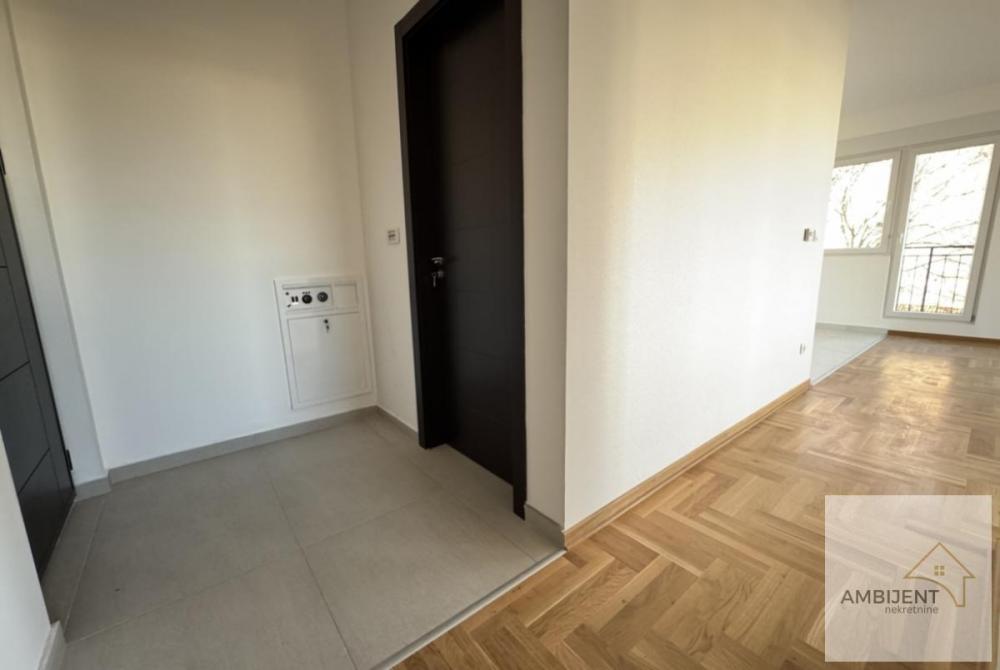 Stan na prodaju u Beogradu, Surčin, dvosoban, 47m2, cena 120200 evra