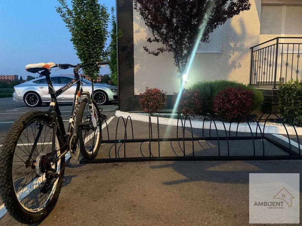 Stan na prodaju u Beogradu, Surčin, trosoban, 73m2, cena 178800 evra