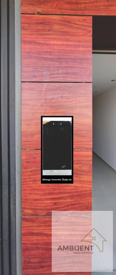 Stan na prodaju u Beogradu, Surčin, trosoban, 73m2, cena 178800 evra