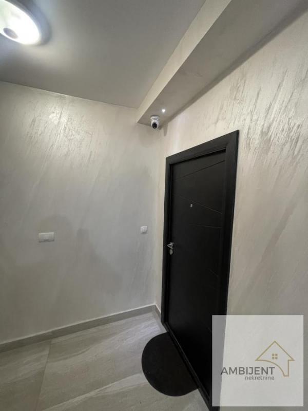 Stan na prodaju u Beogradu, Surčin, trosoban, 73m2, cena 178800 evra