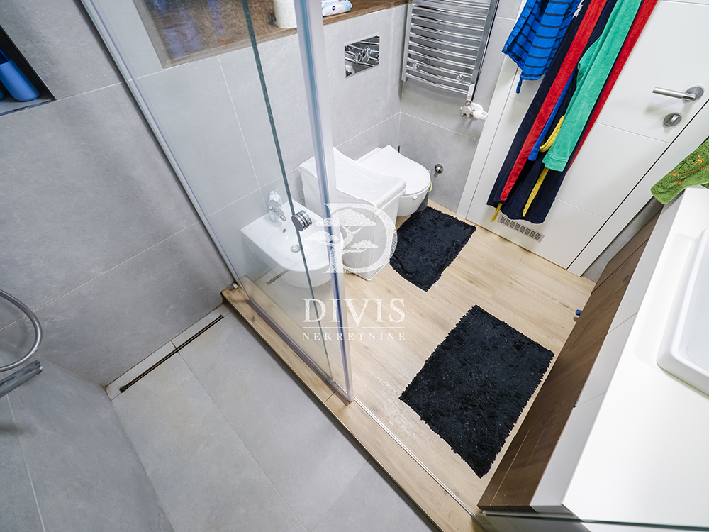 Stan na prodaju u Beogradu, Novi Beograd blok 65, trosoban, 119m2, cena 490000 evra