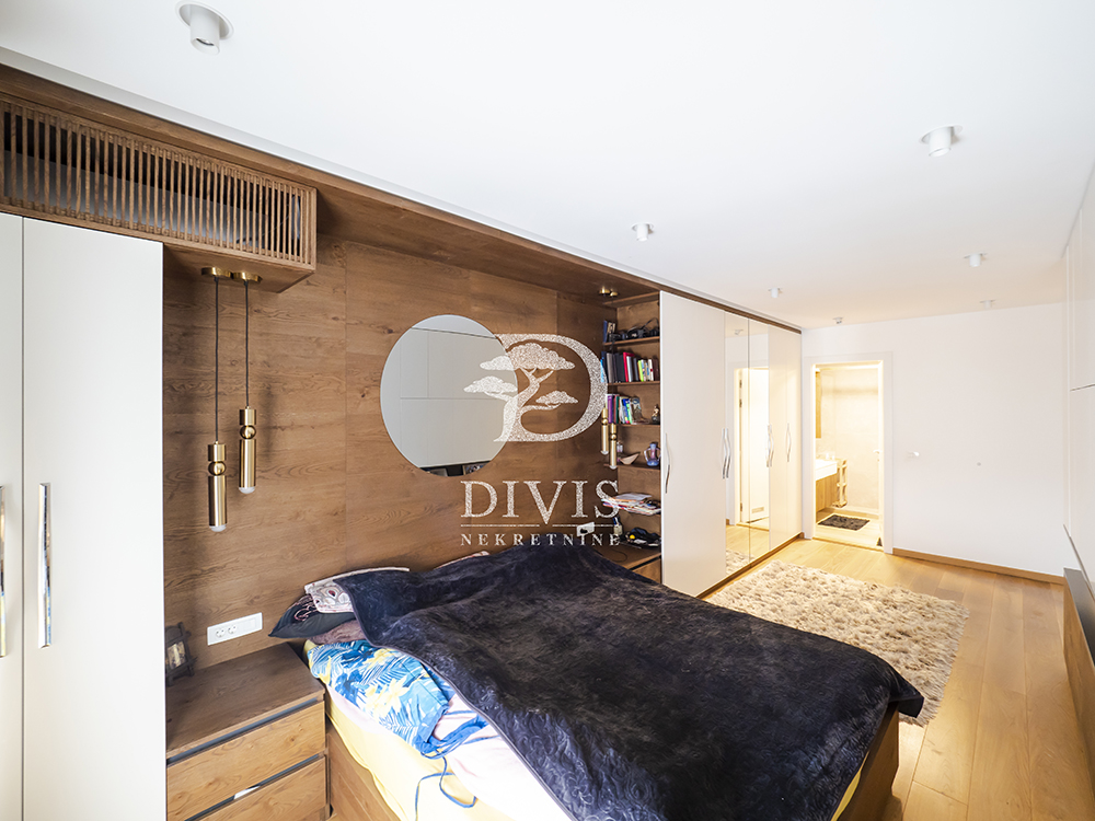 Stan na prodaju u Beogradu, Novi Beograd blok 65, trosoban, 119m2, cena 490000 evra