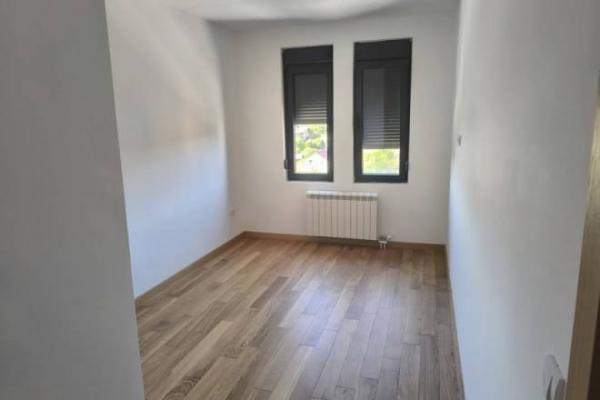 Stan na prodaju u Beogradu, Surčin, dvoiposoban, 58m2, cena 140000 evra