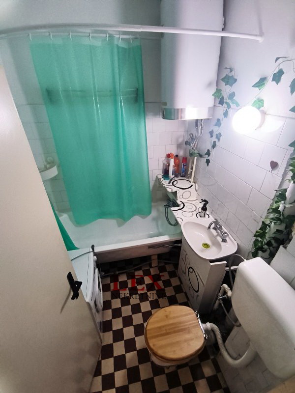 Stan na prodaju u Beogradu, Karaburma, dvosoban, 54m2, cena 160000 evra