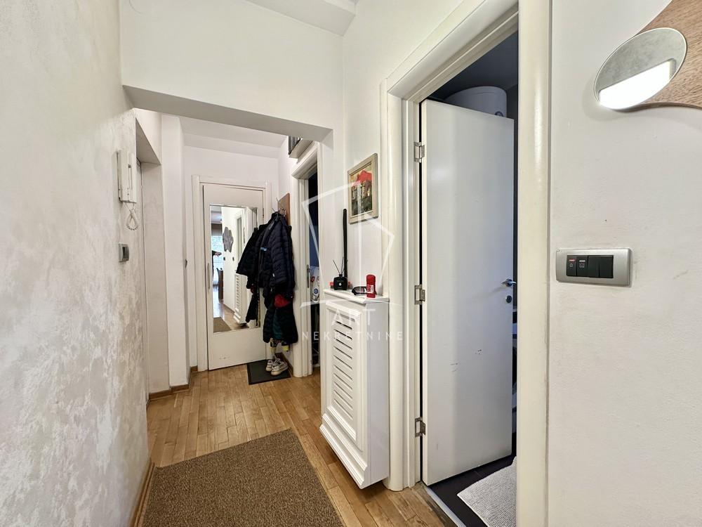 Stan na prodaju u Beogradu, Cvetkova pijaca, trosoban, 48m2, cena 255000 evra