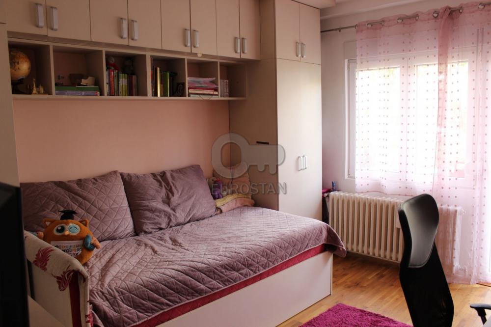 Stan na prodaju u Beogradu, Kanarevo brdo, trosoban, 63m2, cena 190000 evra