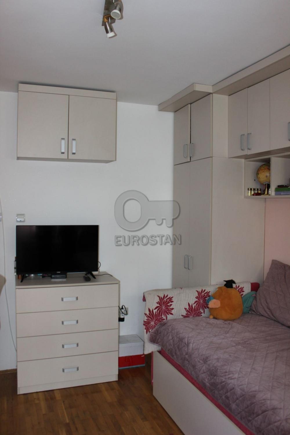 Stan na prodaju u Beogradu, Kanarevo brdo, trosoban, 63m2, cena 190000 evra