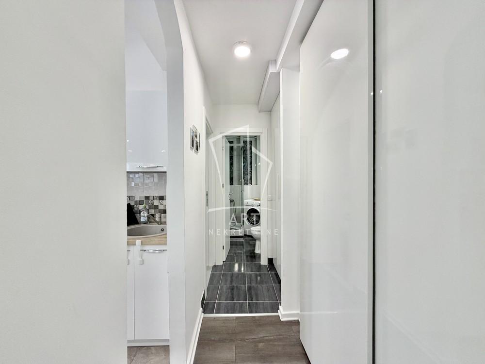 Stan na prodaju u Beogradu, Čukarica, dvosoban, 49m2, cena 177000 evra