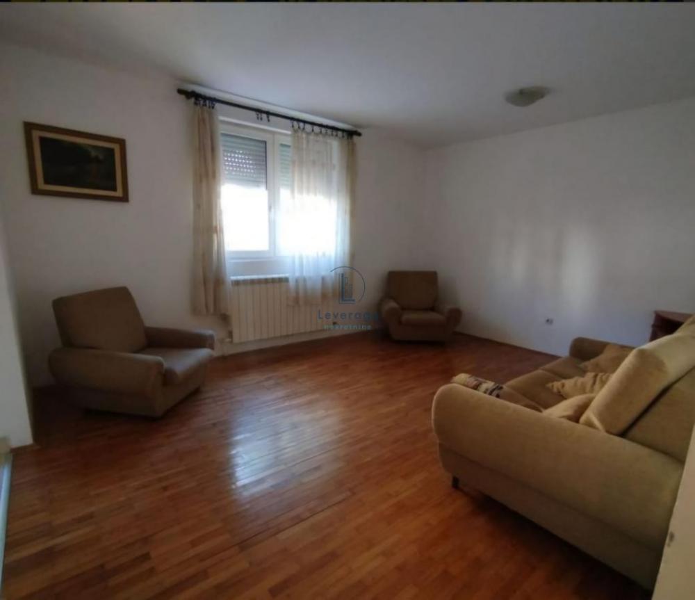 Stan na prodaju u Beogradu, Karaburma, jednoiposoban, 40m2, cena 107000 evra