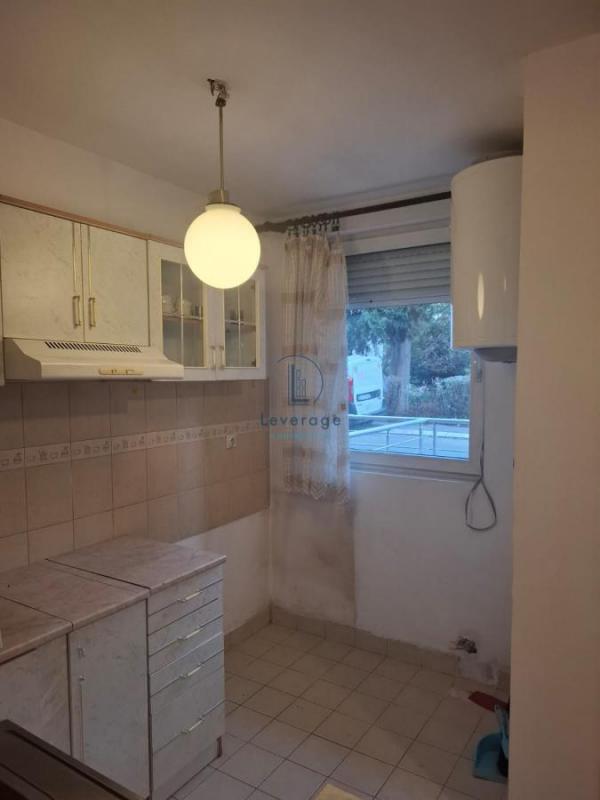 Stan na prodaju u Beogradu, Karaburma, jednoiposoban, 40m2, cena 107000 evra