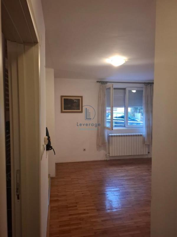 Stan na prodaju u Beogradu, Karaburma, jednoiposoban, 40m2, cena 107000 evra