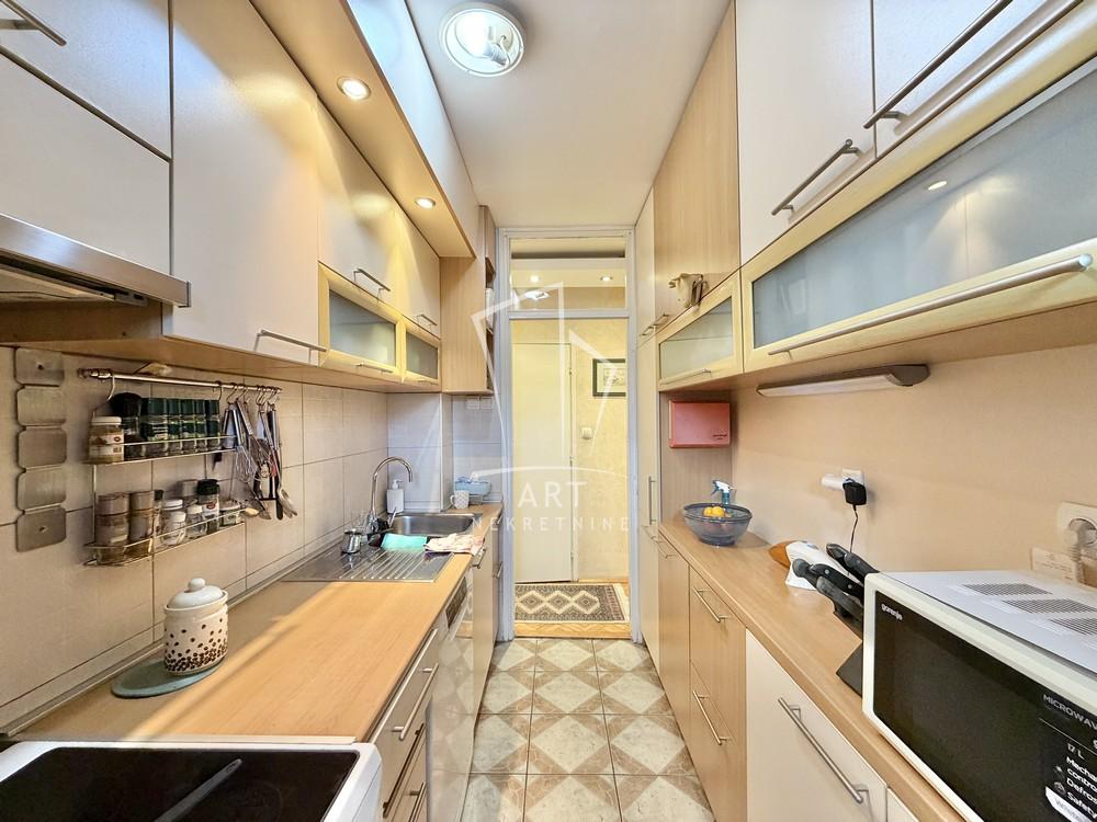 Stan na prodaju u Beogradu, Rakovica, 108m2, cena 265000 evra