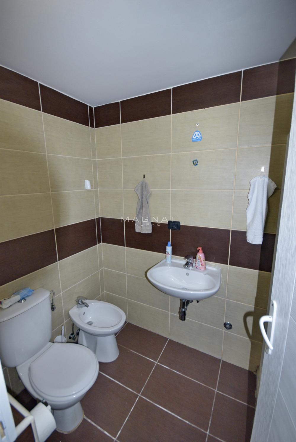 Stan na prodaju u Beogradu, Slavija, cetvorosoban, 167m2, cena 450000 evra