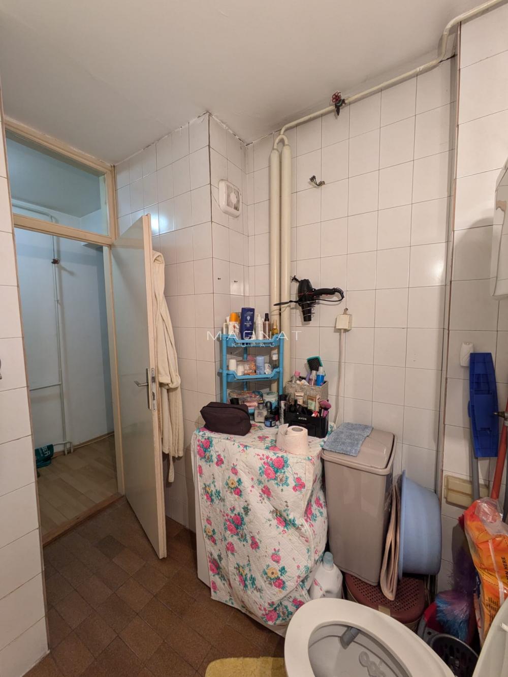 Stan na prodaju u Beogradu, Save Kovačevića, jednoiposoban, 43m2, cena 96000 evra