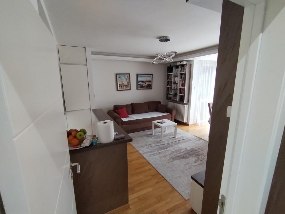 Stan na prodaju u Beogradu, Lion, trosoban, 64m2, cena 265000 evra