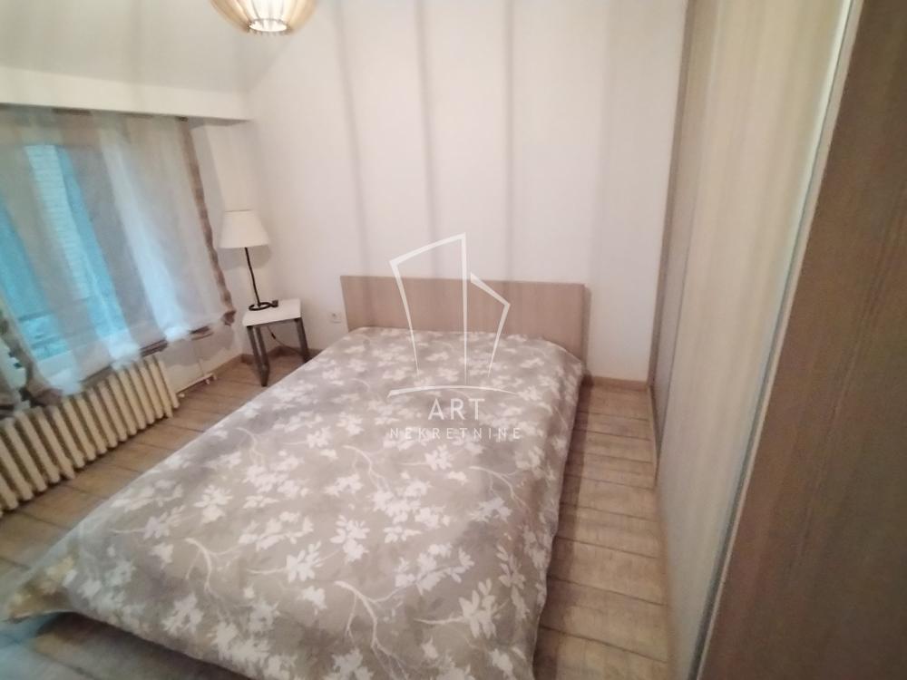 Stan na prodaju u Beogradu, Čukarica, cetvorosoban, 85m2, cena 260000 evra