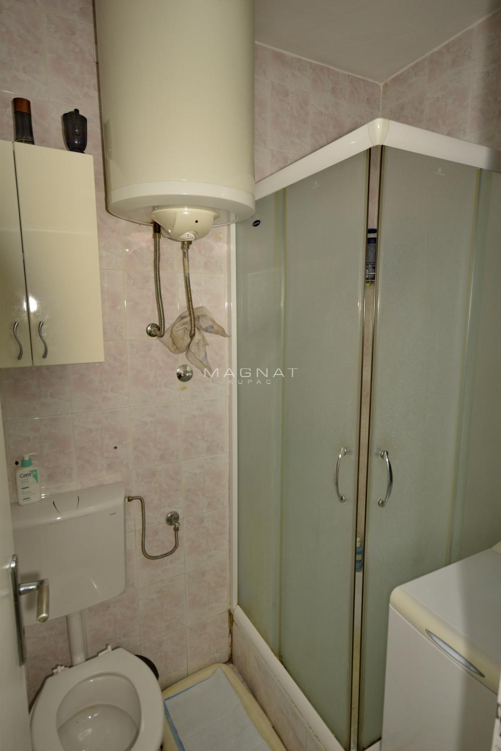 Stan na prodaju u Beogradu, Voždovac, jednoiposoban, 44m2, cena 169000 evra