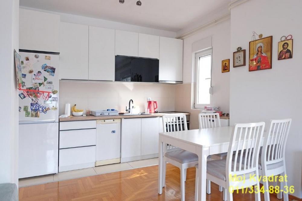 Stan na prodaju u Beogradu, Vračar (Hram), dvosoban, 68m2, cena 285000 evra