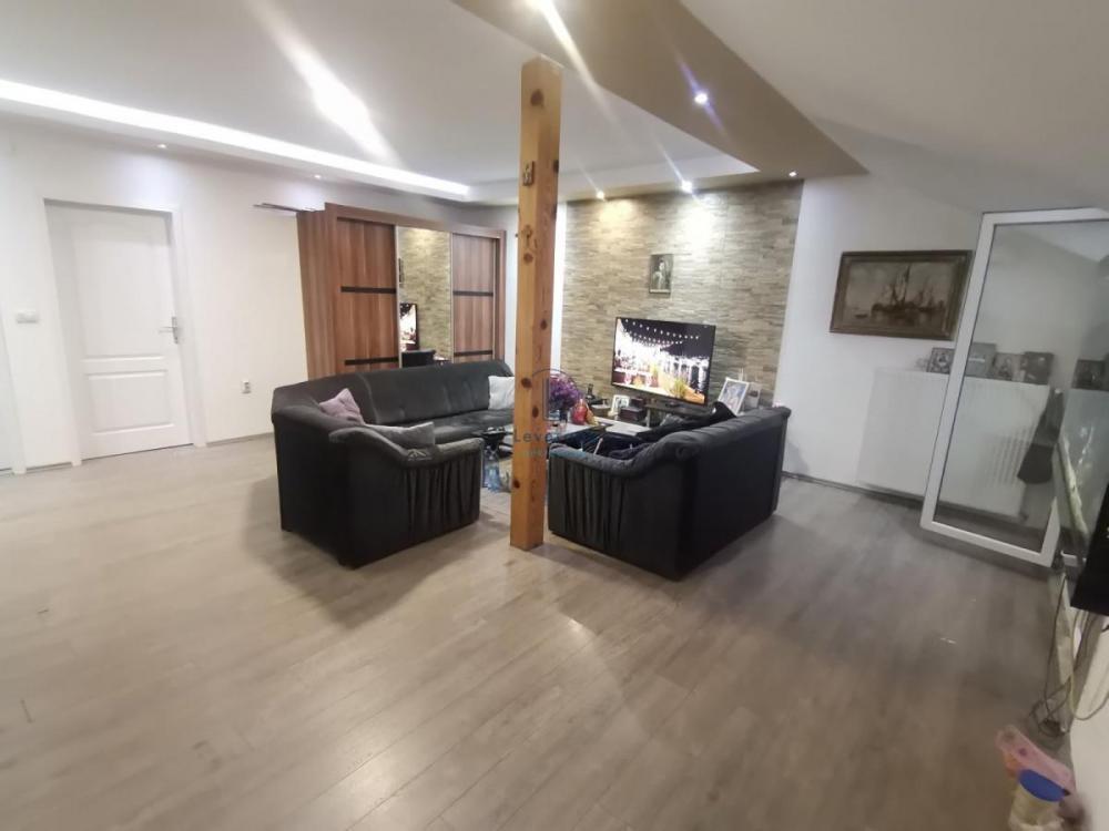 Stan na prodaju u Beogradu, Krnjača, trosoban, 95m2, cena 150000 evra