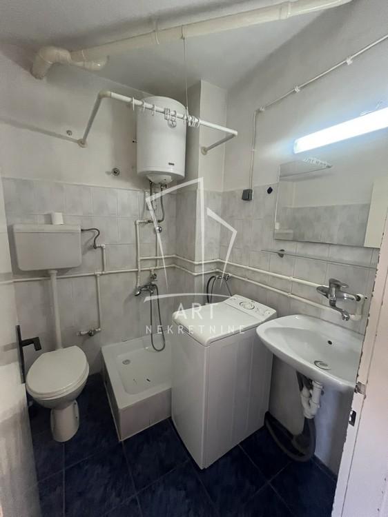 Stan na prodaju u Beogradu, Novi Beograd blok 11C (Stari Merkator), 23m2, cena 95000 evra