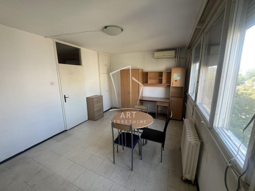 Stan na prodaju u Beogradu, Novi Beograd blok 11C (Stari Merkator), 23m2, cena 95000 evra