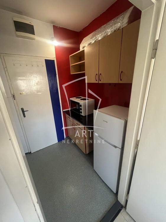 Stan na prodaju u Beogradu, Novi Beograd blok 11C (Stari Merkator), 23m2, cena 95000 evra