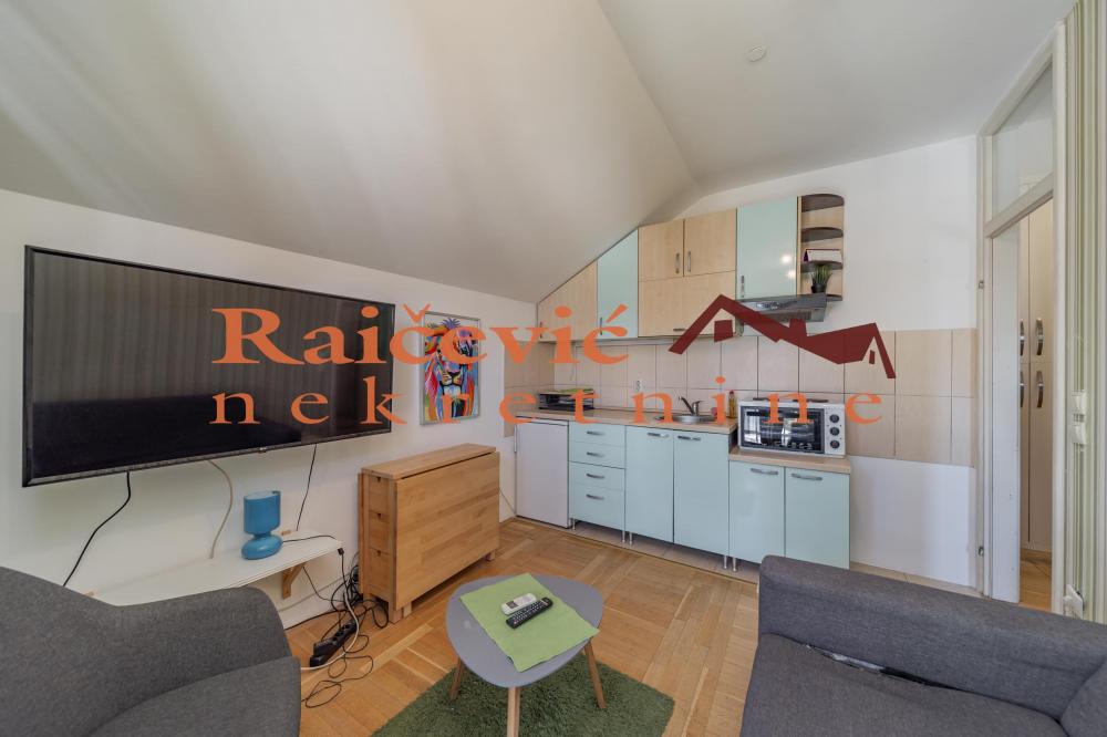 Stan na prodaju u Beogradu, Trošarina, jednoiposoban, 24m2, cena 78000 evra