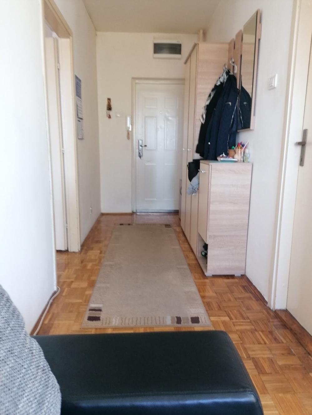 Stan na prodaju u Beogradu, Zemun, jednoiposoban, 42m2, cena 138000 evra