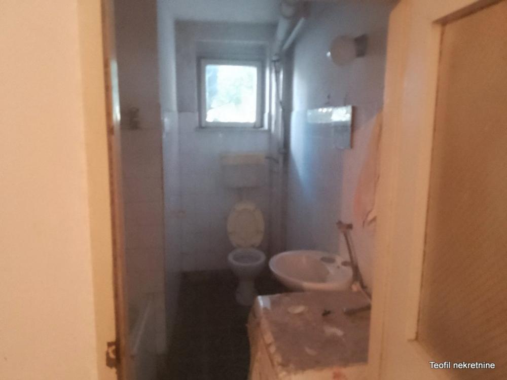 Stan na prodaju u Beogradu, Prvomajska, dvosoban, 58m2, cena 125000 evra