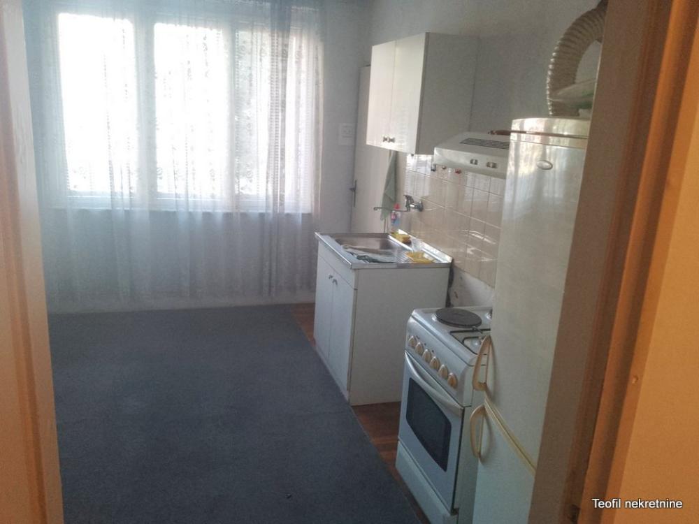 Stan na prodaju u Beogradu, Prvomajska, dvosoban, 58m2, cena 125000 evra