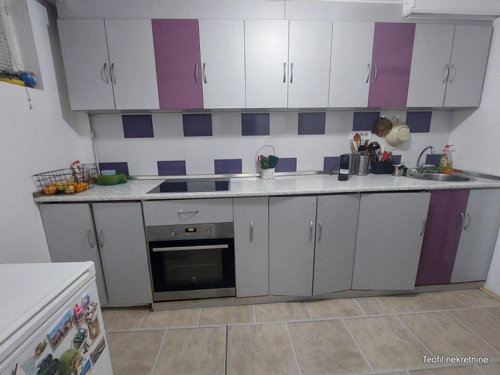 Stan na prodaju u Beogradu, Novi Beograd blok 72, trosoban, 61m2, cena 135000 evra