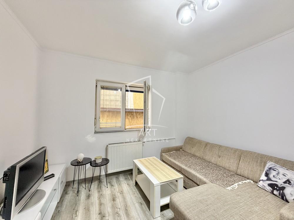 Stan na prodaju u Beogradu, Žarkovo, jednoiposoban, 30m2, cena 93000 evra