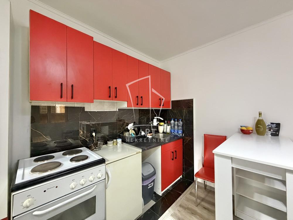 Stan na prodaju u Beogradu, Žarkovo, jednoiposoban, 30m2, cena 93000 evra