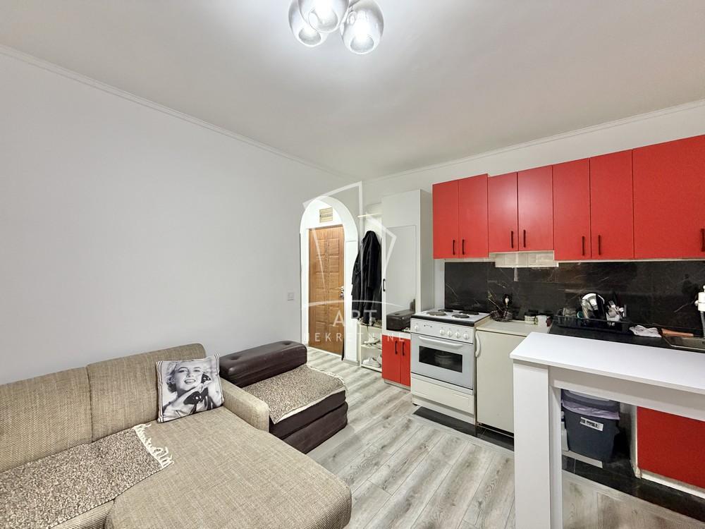 Stan na prodaju u Beogradu, Žarkovo, jednoiposoban, 30m2, cena 93000 evra