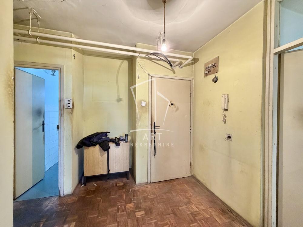 Stan na prodaju u Beogradu, Čukarica, dvoiposoban, 73m2, cena 178000 evra