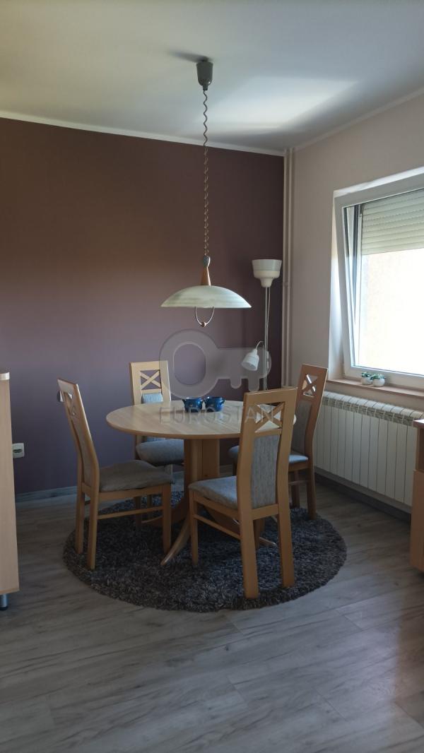 Stan na prodaju u Beogradu, Rakovica, jednoiposoban, 43m2, cena 118000 evra