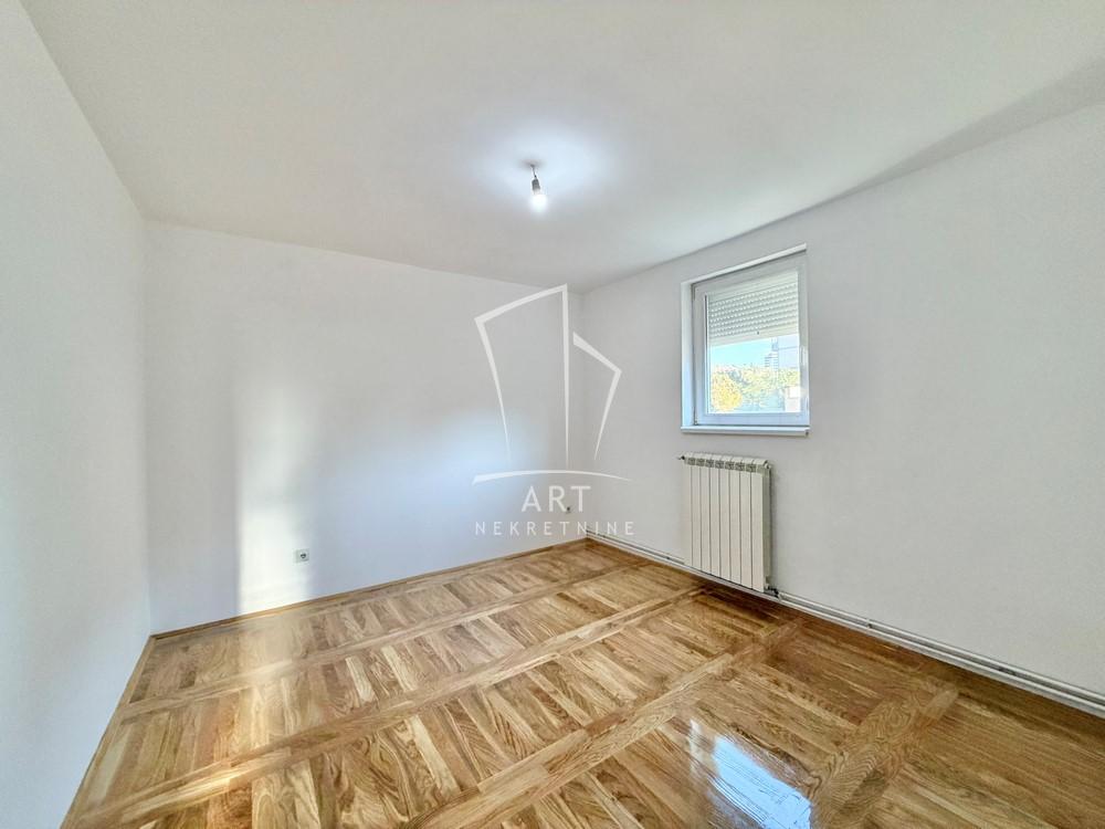 Stan na prodaju u Beogradu, Višnjička banja, dvosoban, 55m2, cena 175000 evra