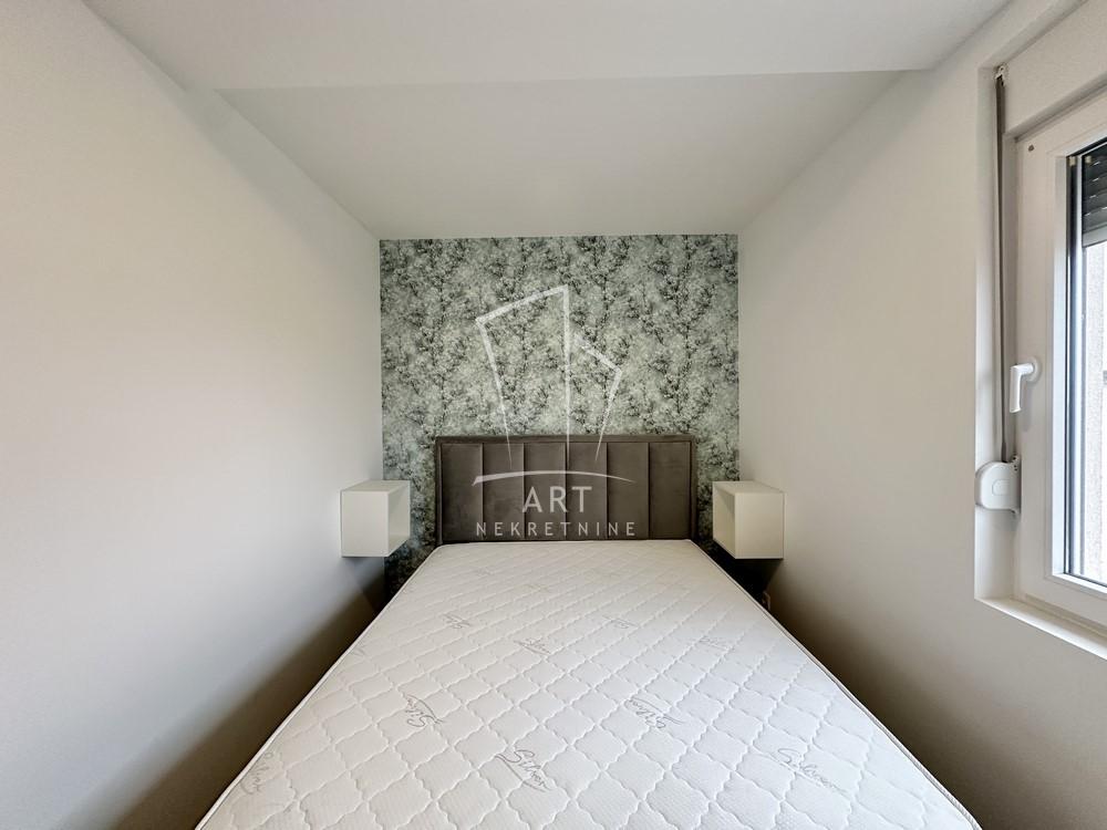 Stan na prodaju u Beogradu, Novi Beograd, dvoiposoban, 58m2, cena 155000 evra