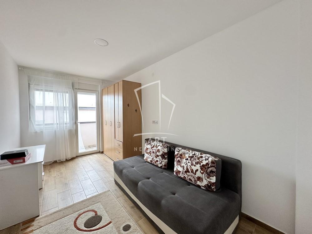 Stan na prodaju u Beogradu, Novi Beograd, dvoiposoban, 58m2, cena 155000 evra