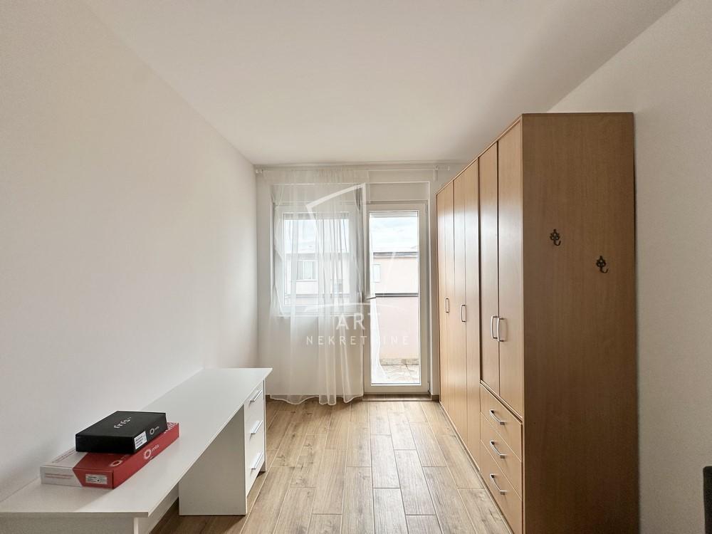 Stan na prodaju u Beogradu, Novi Beograd, dvoiposoban, 58m2, cena 155000 evra