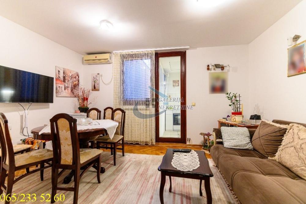 Stan na prodaju u Beogradu, Vračar, dvoiposoban, 47m2, cena 229000 evra