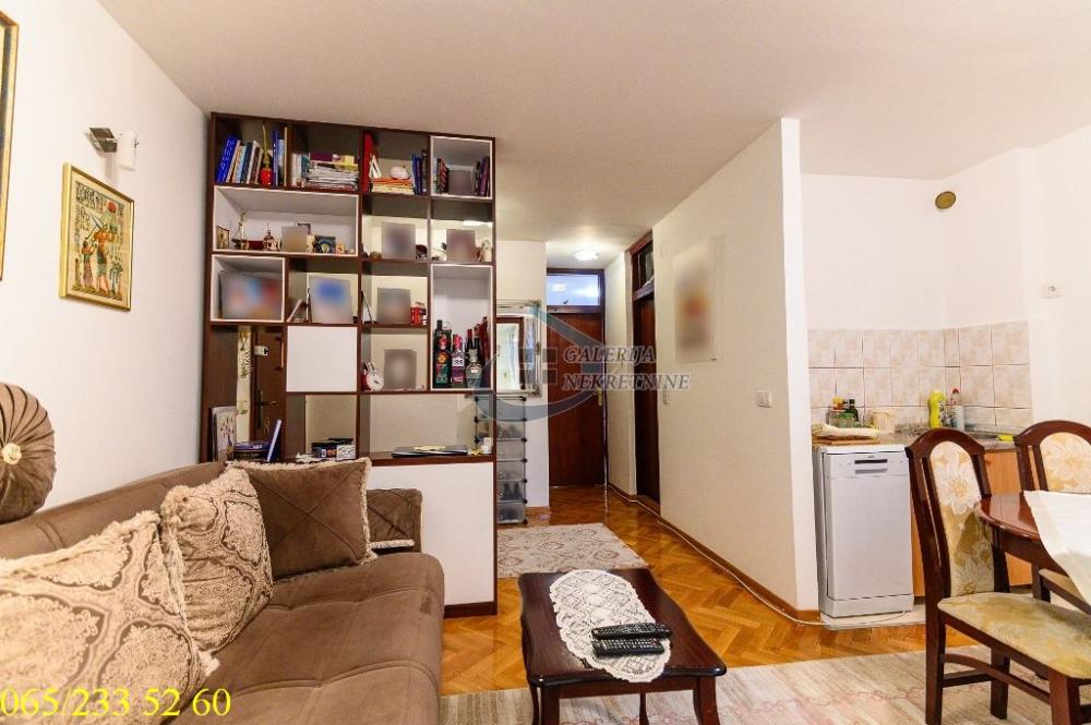 Stan na prodaju u Beogradu, Vračar, dvoiposoban, 47m2, cena 229000 evra